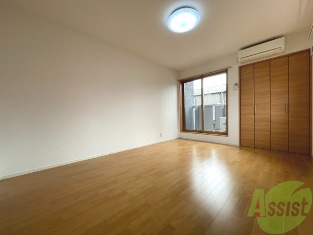 居室・リビング　８．７帖のリビングです。広々としていますね。