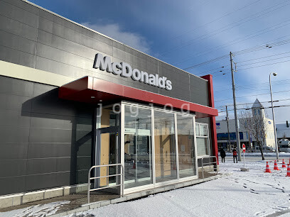 飲食店　マクドナルド（飲食店）まで850m