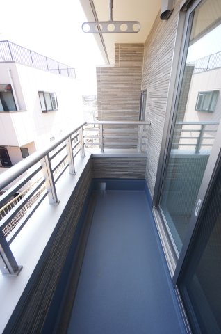 バルコニー　水曜日、営業時間外もご相談ください！