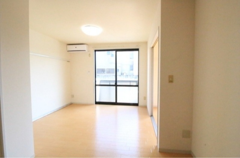 居室・リビング　図面と現状に相違がある場合には現状を優先