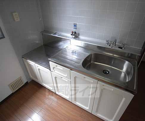 キッチン　２口コンロ設置可能です。