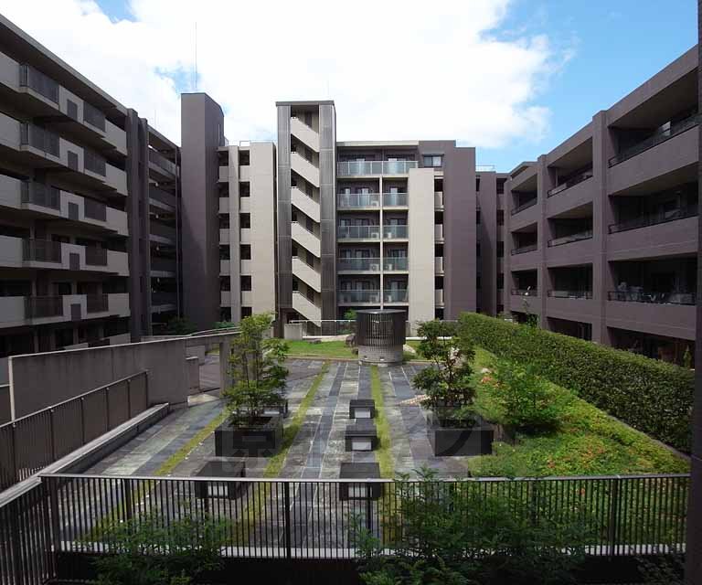 庭　中庭もありますよ