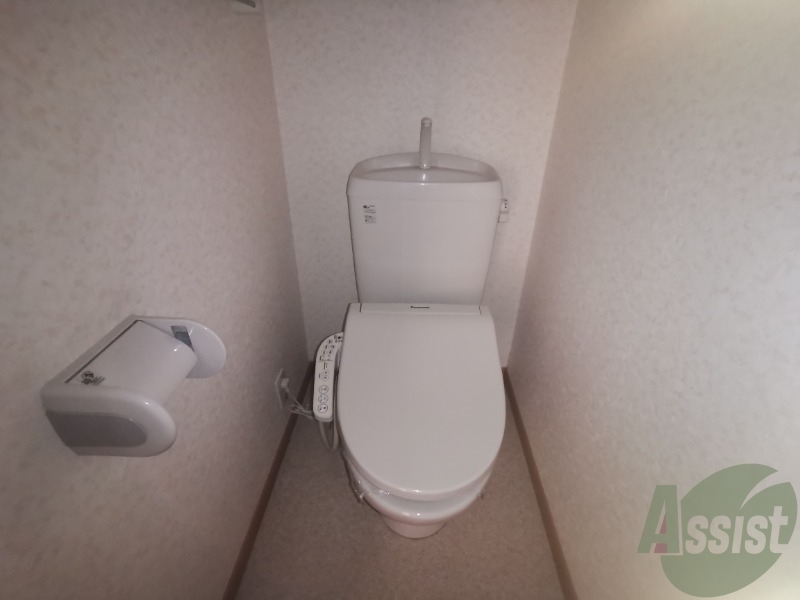 トイレ　各機能付きトイレです。快適にお使いいただけます。