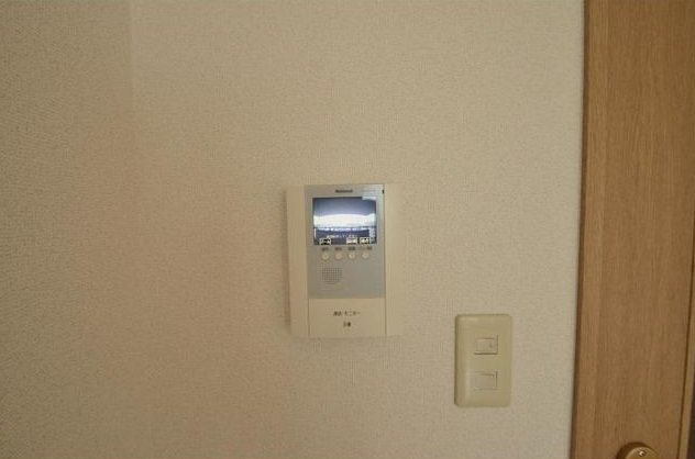 セキュリティ　来訪者が確認できる女性に安心の「TVモニターホン」