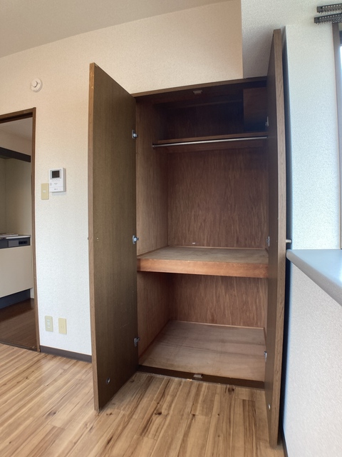 収納　※補修前の参考画像の為、設備等は現況優先。