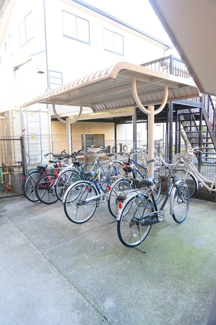 その他　敷地内駐輪場（その他）まで5m