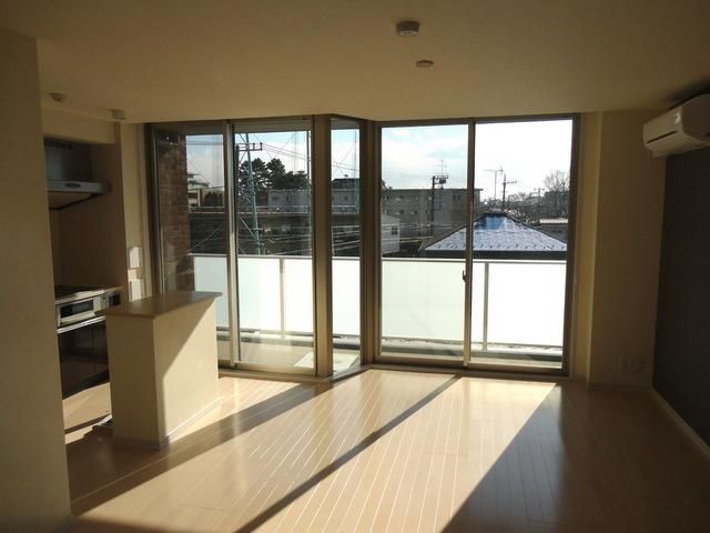 居室・リビング　日当たり良好です