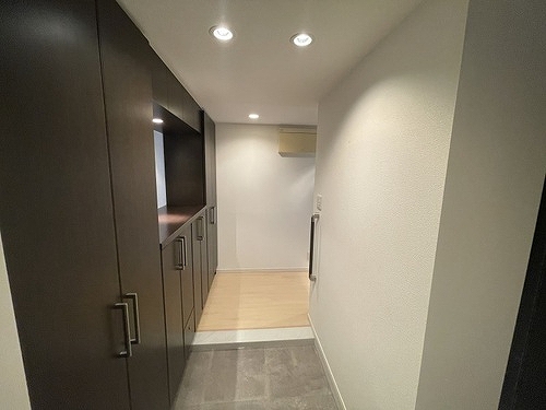 玄関　玄関　※同タイプの部屋のお写真です