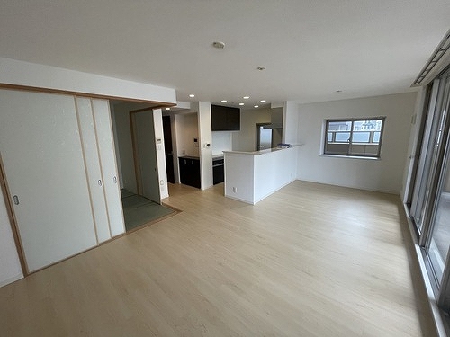 居室・リビング　リビング・ダイニング・キッチン　※同タイプの部屋のお写真です