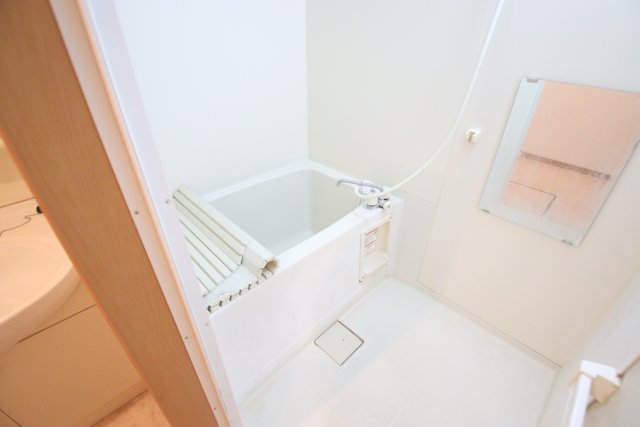 バス・シャワールーム　※別室の参考写真の為、現況優先です。