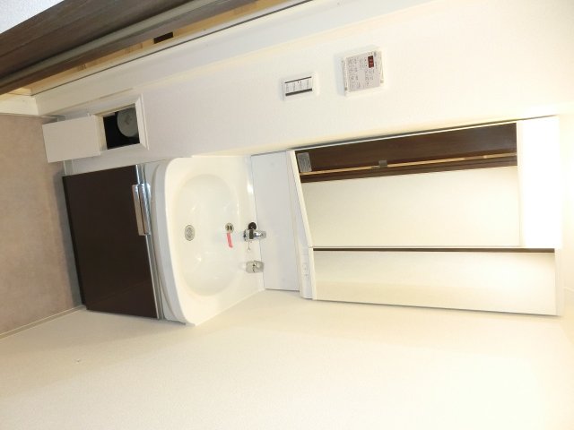 洗面設備　同物件別号室の写真です。
