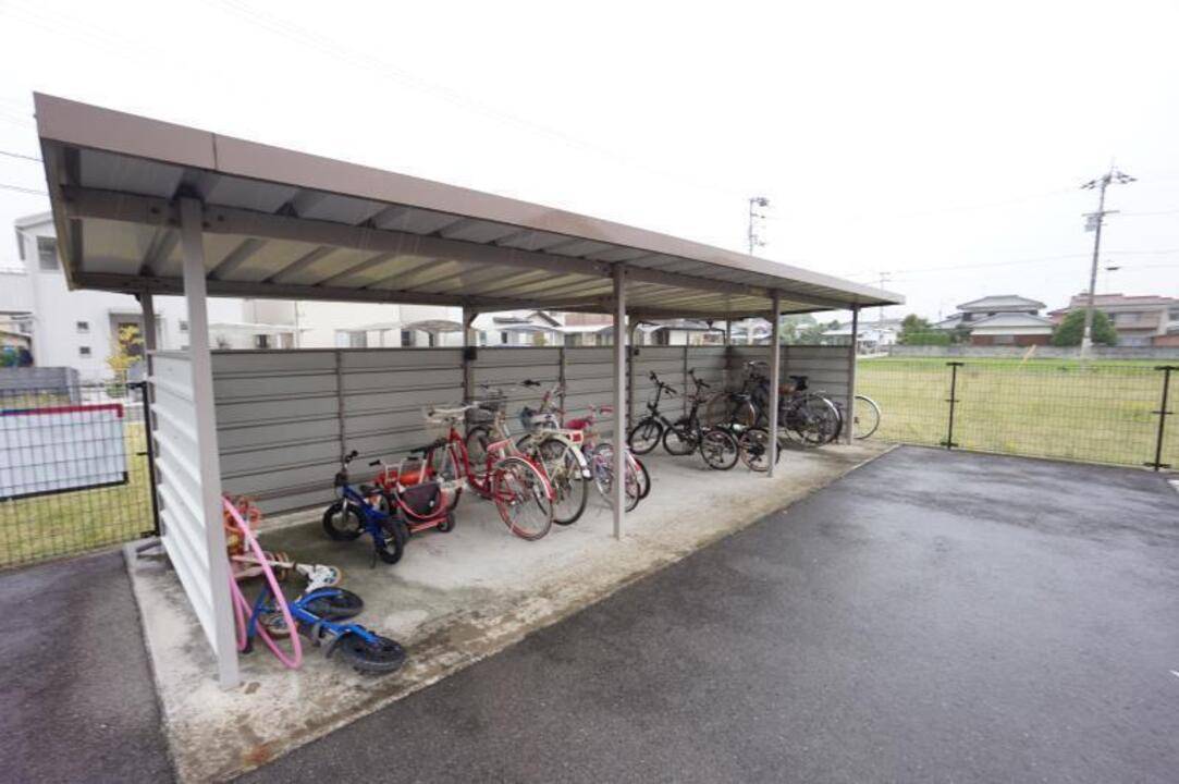 駐車場　駐輪場