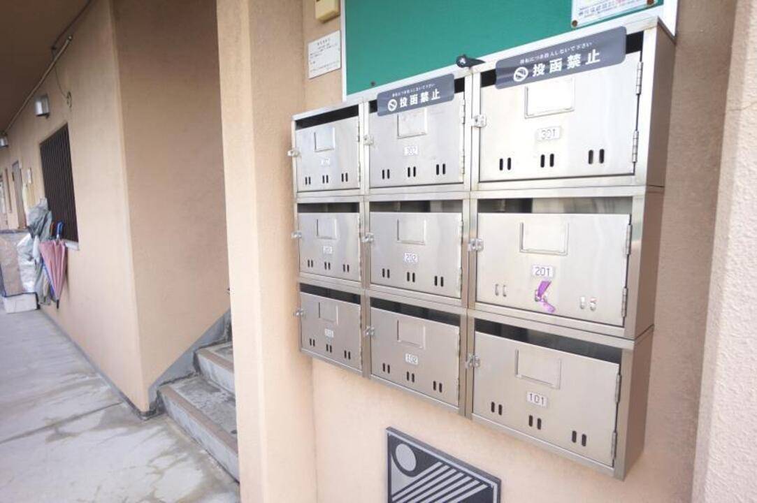 エントランス　メールBOX