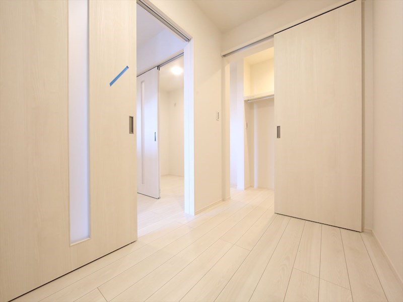 その他　洋室4帖　ウォークインクローゼット付　同仕様写真