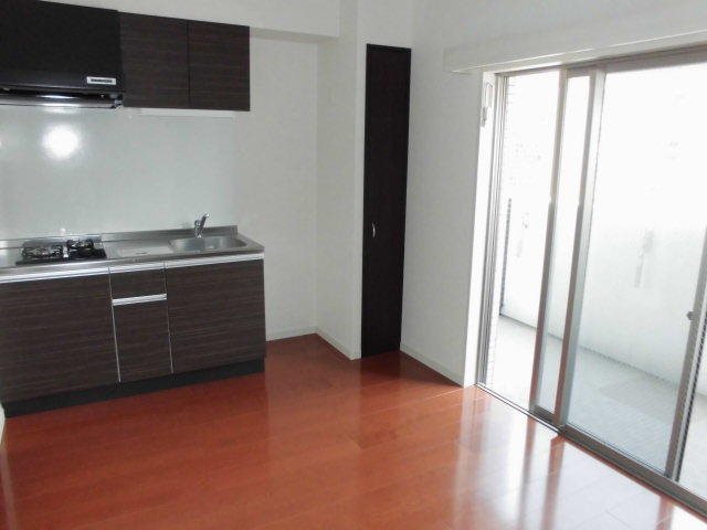 居室・リビング　リビング　※別号室参考写真