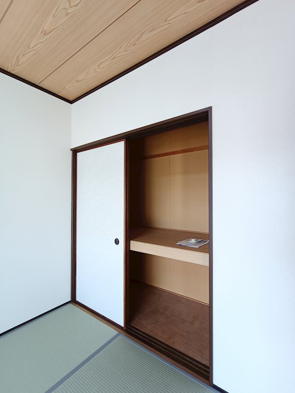 収納　※間取りが反転タイプのお部屋のお写真です。