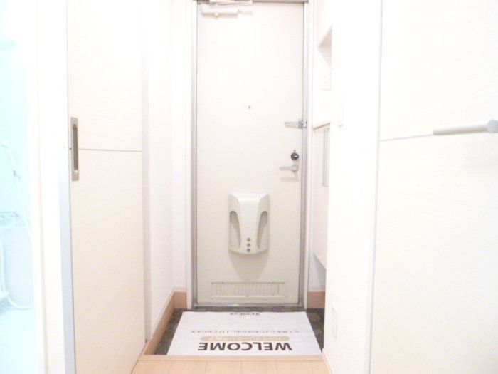 玄関　※別号室参考写真です