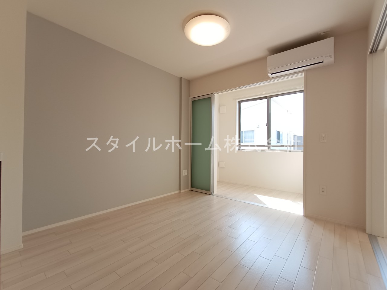 居室・リビング　別部屋写真です。