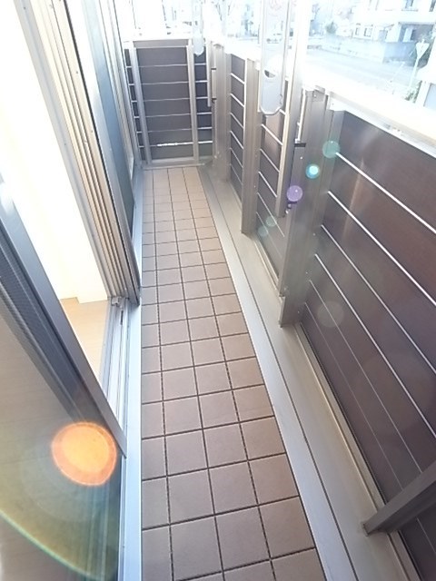 バルコニー　お洗濯にも便利なバルコニー付き