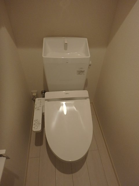 トイレ　シャワートイレ完備