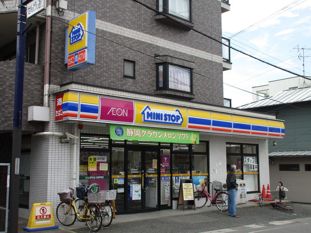 コンビニ　ミニストップ京成稲毛駅前店（コンビニ）まで479m