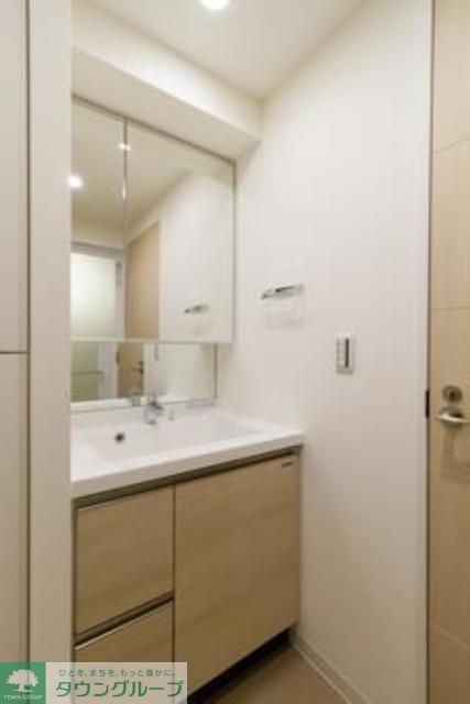 洗面設備　※写真は同タイプ住戸です。