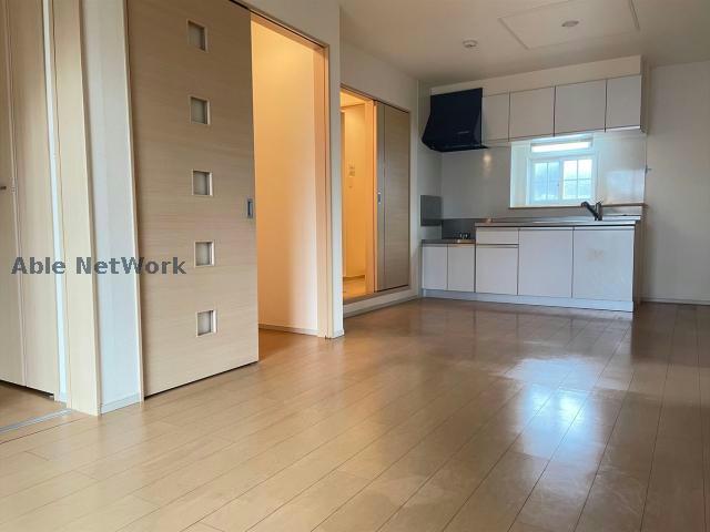 居室・リビング　※同物件別部屋