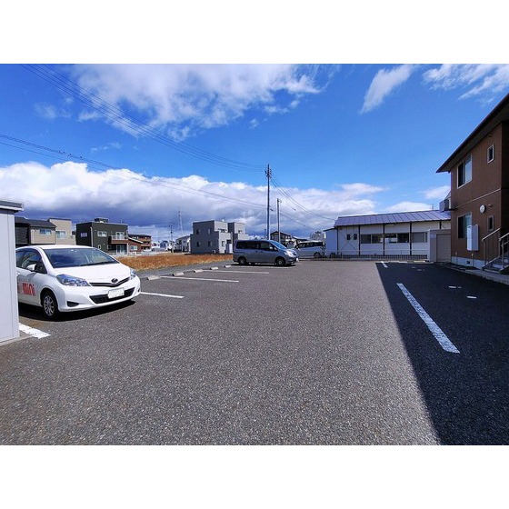 駐車場　１台込み無料です。