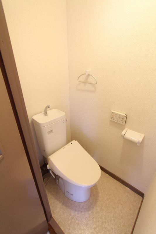 トイレ　写真は同タイプのお部屋になります。