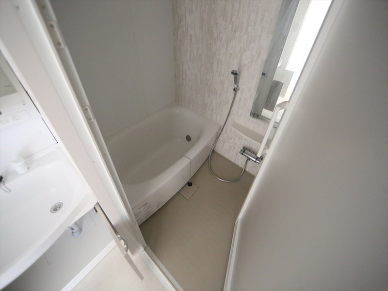 バス・シャワールーム　浴室暖房乾燥機付　追い焚き・オートバス機能付お風呂