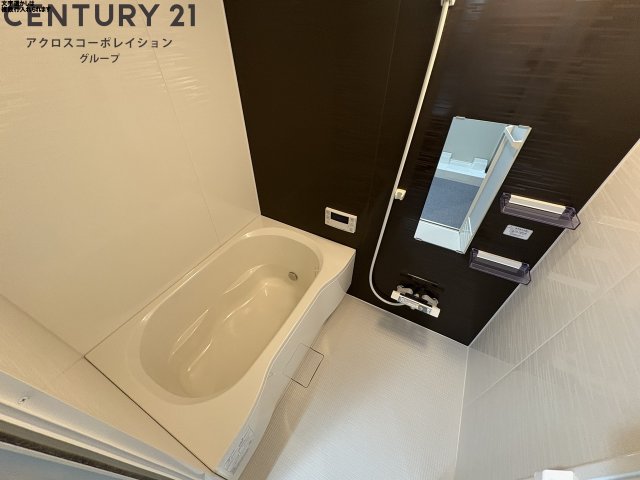 バス・シャワールーム　追い焚き機能・浴室乾燥機付きで便利！