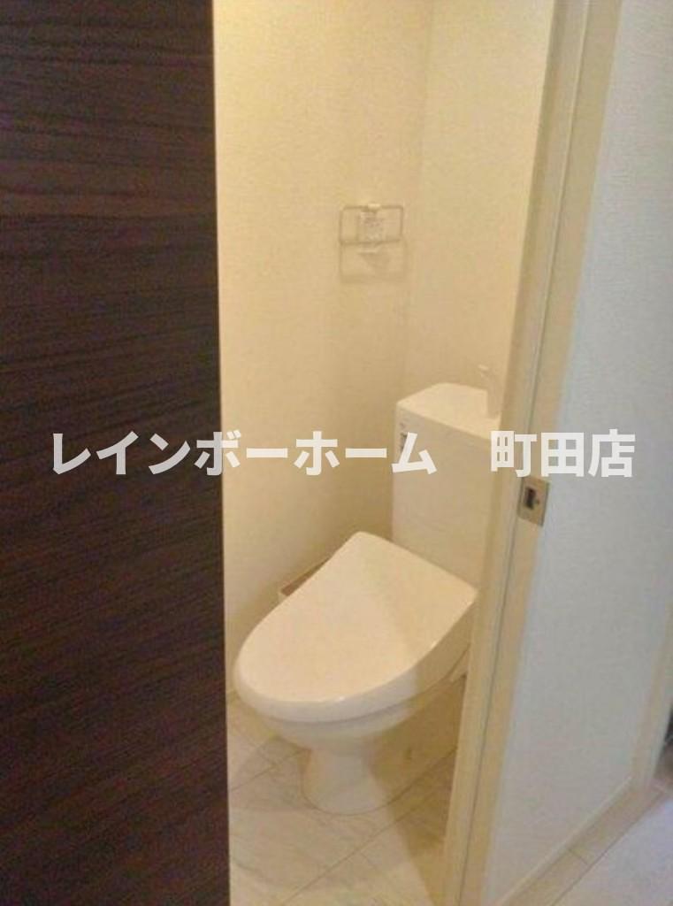 トイレ　同施工会社「カインドネス」シリーズイメージ写真。