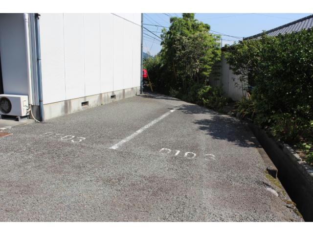 駐車場　駐車場