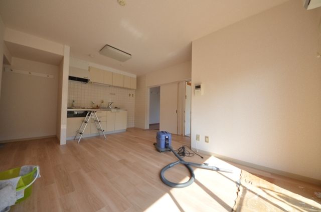 その他部屋・スペース　明るいリビング(リフォーム中です)