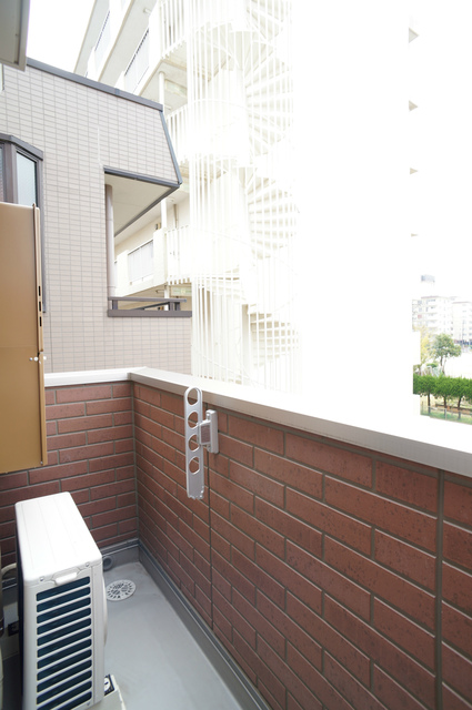 バルコニー　参考写真（同建物反転タイプ別部屋のものです）