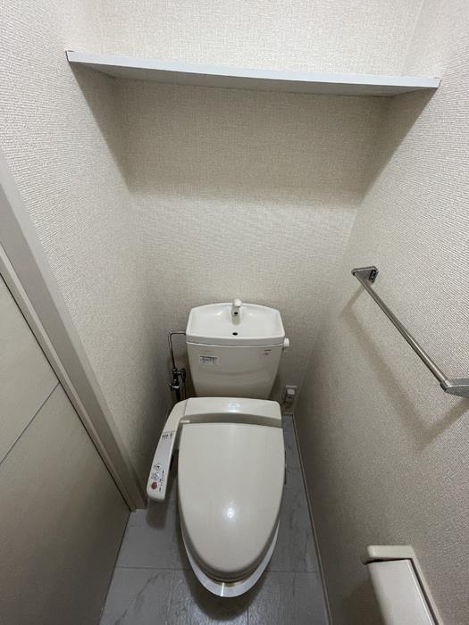 トイレ　温水洗浄暖房便座付トイレ