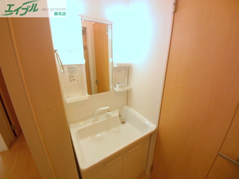洗面設備　同型画像参考