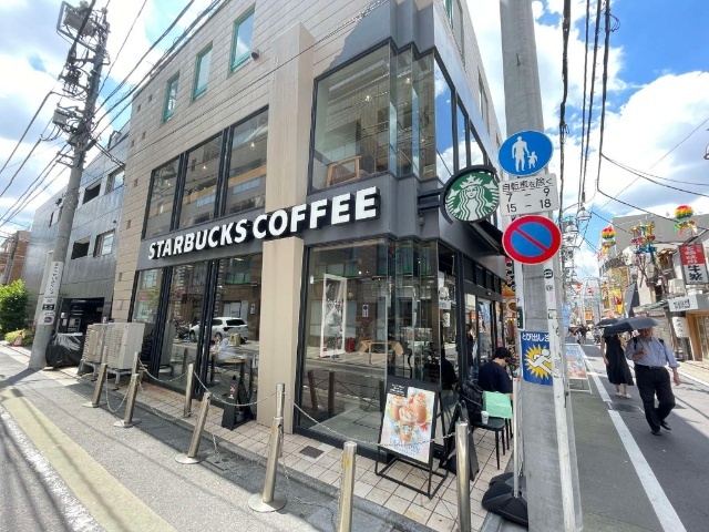 飲食店　スターバックスコーヒー学芸大駅前店（飲食店）まで685m