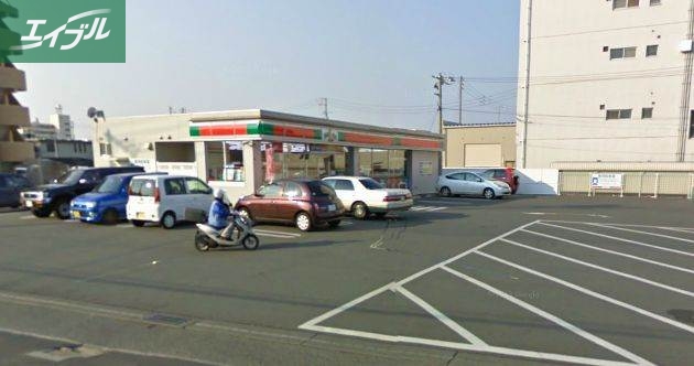 スーパー　ハピーズ岡輝店（スーパー）まで633m