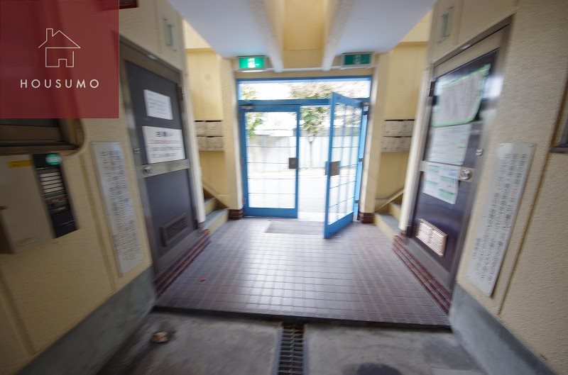 ロビー　建物の内部です