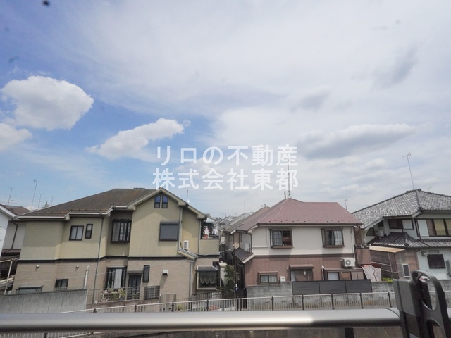 眺望　バルコニーからの景色です！圧迫感がないので暮らしやすい♪
