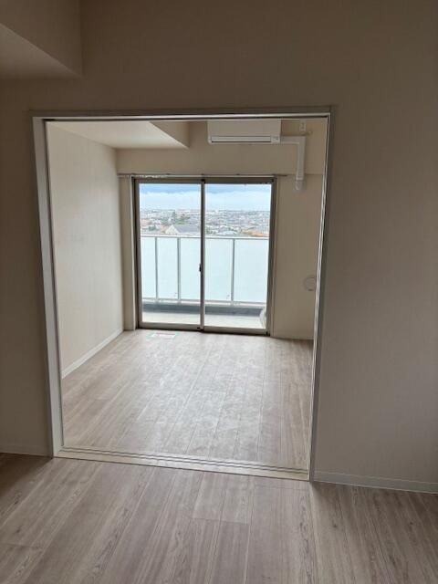 湘南辻堂駅前マンションの内装写真