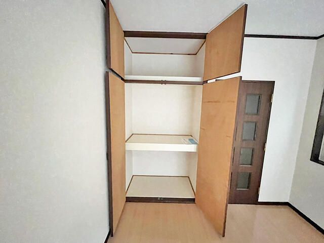 ホワイトレジデンスIIの内装写真