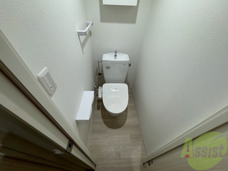 トイレ　こちらはトイレです。清潔感があり、安心して使用できます。