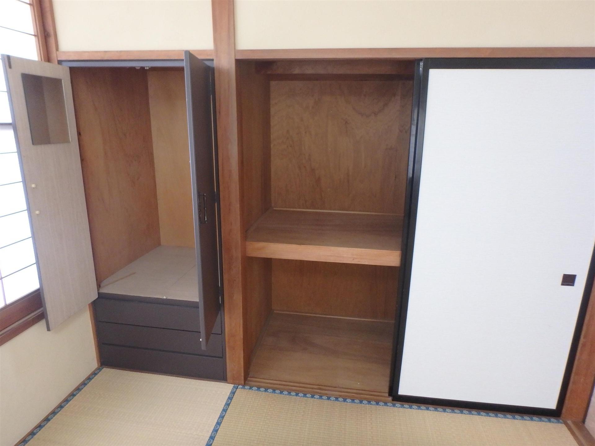 収納　各お部屋に押入れがあります！