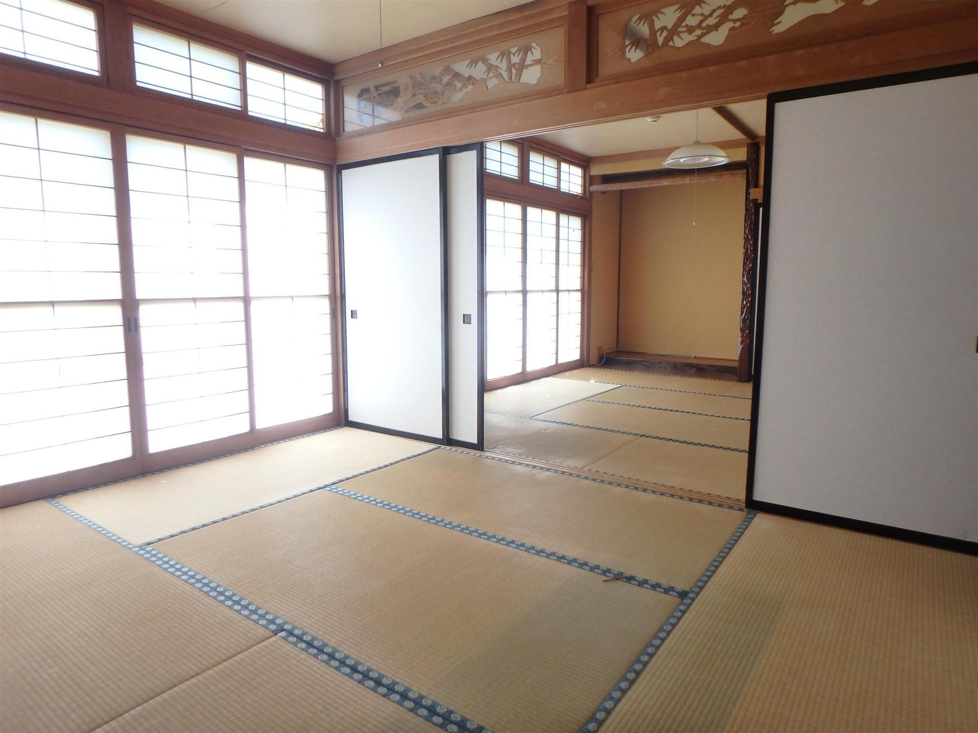 居室・リビング　続き間和室のお部屋で広く使えます！
