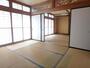 居室・リビング　続き間和室のお部屋で広く使えます！