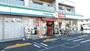 コンビニ　ファミリーマート プラスカスミ白岡駅西口店（コンビニ）まで384m