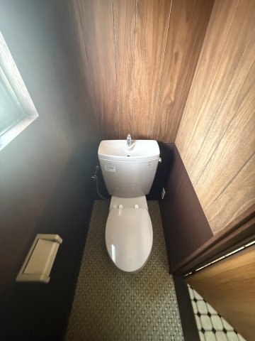 ブルーライン 三ツ沢下町駅 徒歩5分 3階建 築36年のトイレ写真