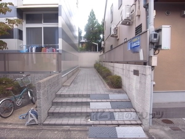 レオパレスグローバル1の外観写真